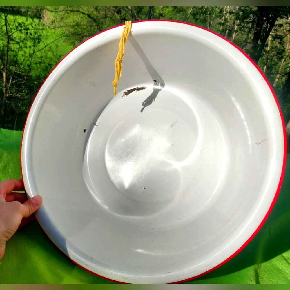 Vintage Lg White Enamelware Basin Bowl w Red Rim Trim Wash Pan Round Bird Bath